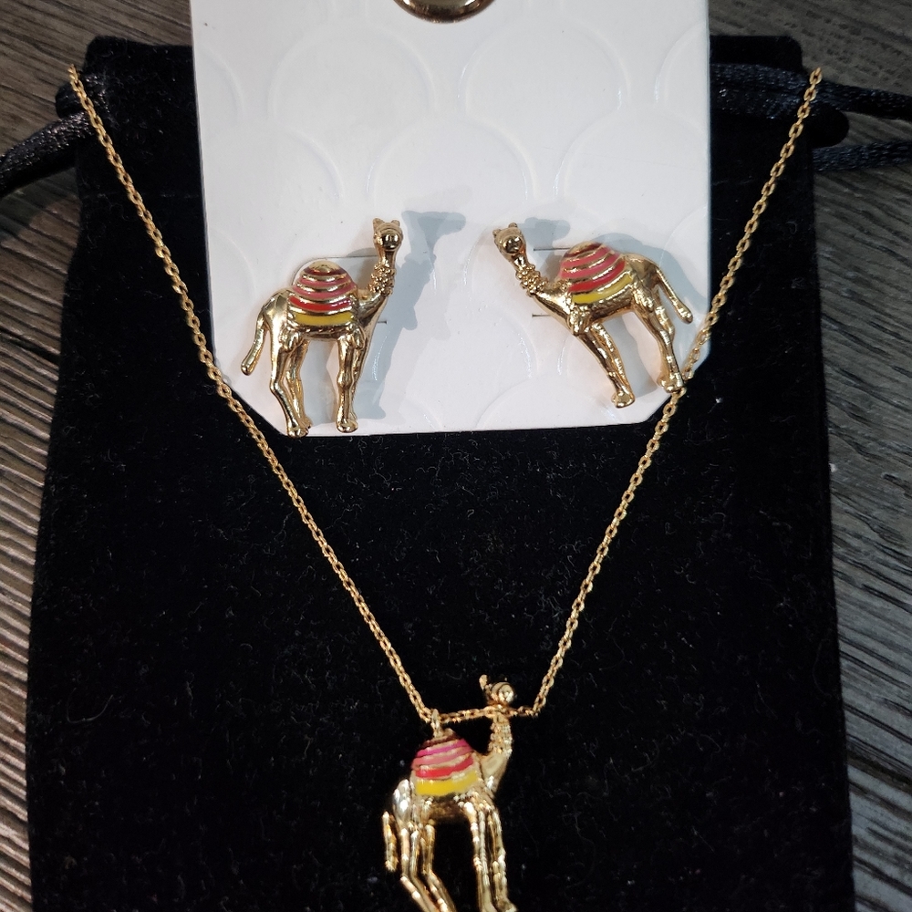 Kate Spade Camel Stud Earrings with Necklace - Picture 9 of 16